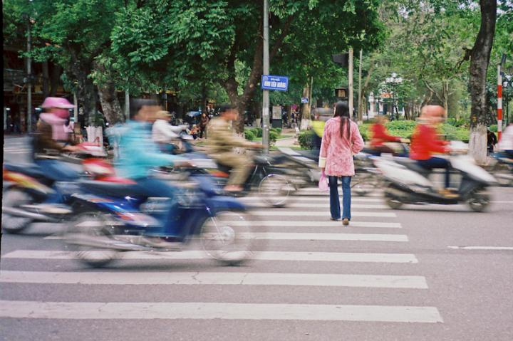 People Pay More Attention to Stimuli They Associate with Danger
