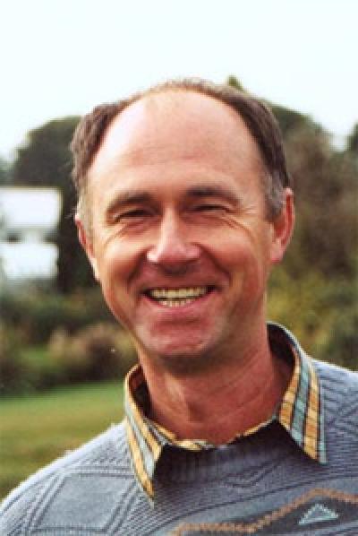Dr Tamas Szekely