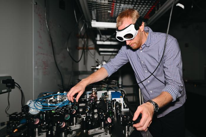 Helium lifts new quantum computing concept