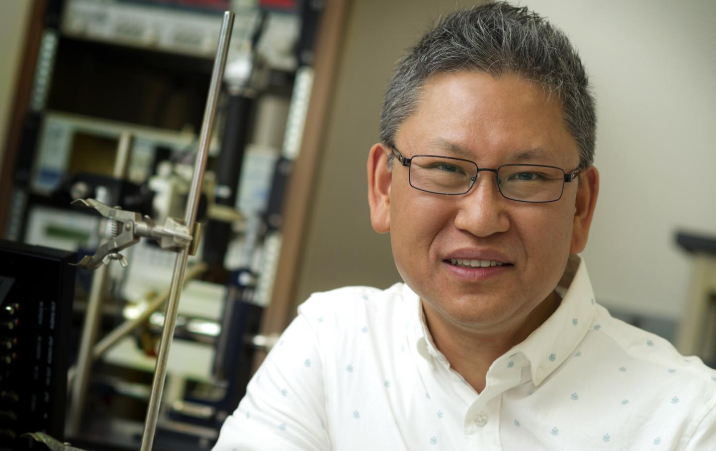 Seong Jin Koh, University of Texas at Arlington 