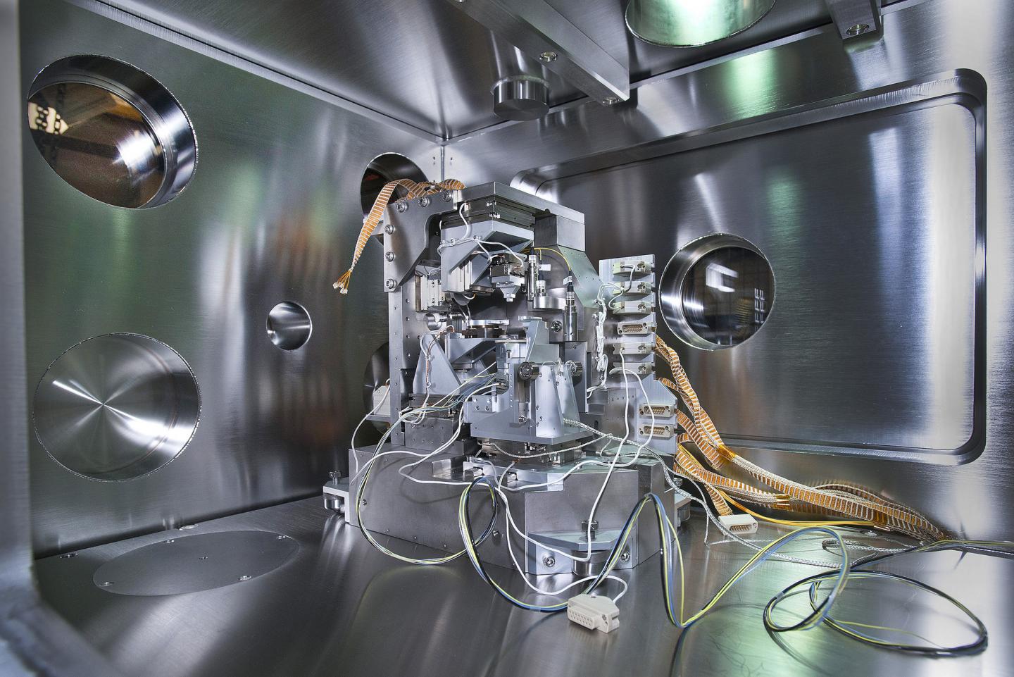 Hard X-ray Nanoprobe