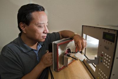 Sandia National Laboratories materials scientist Steve Dai
