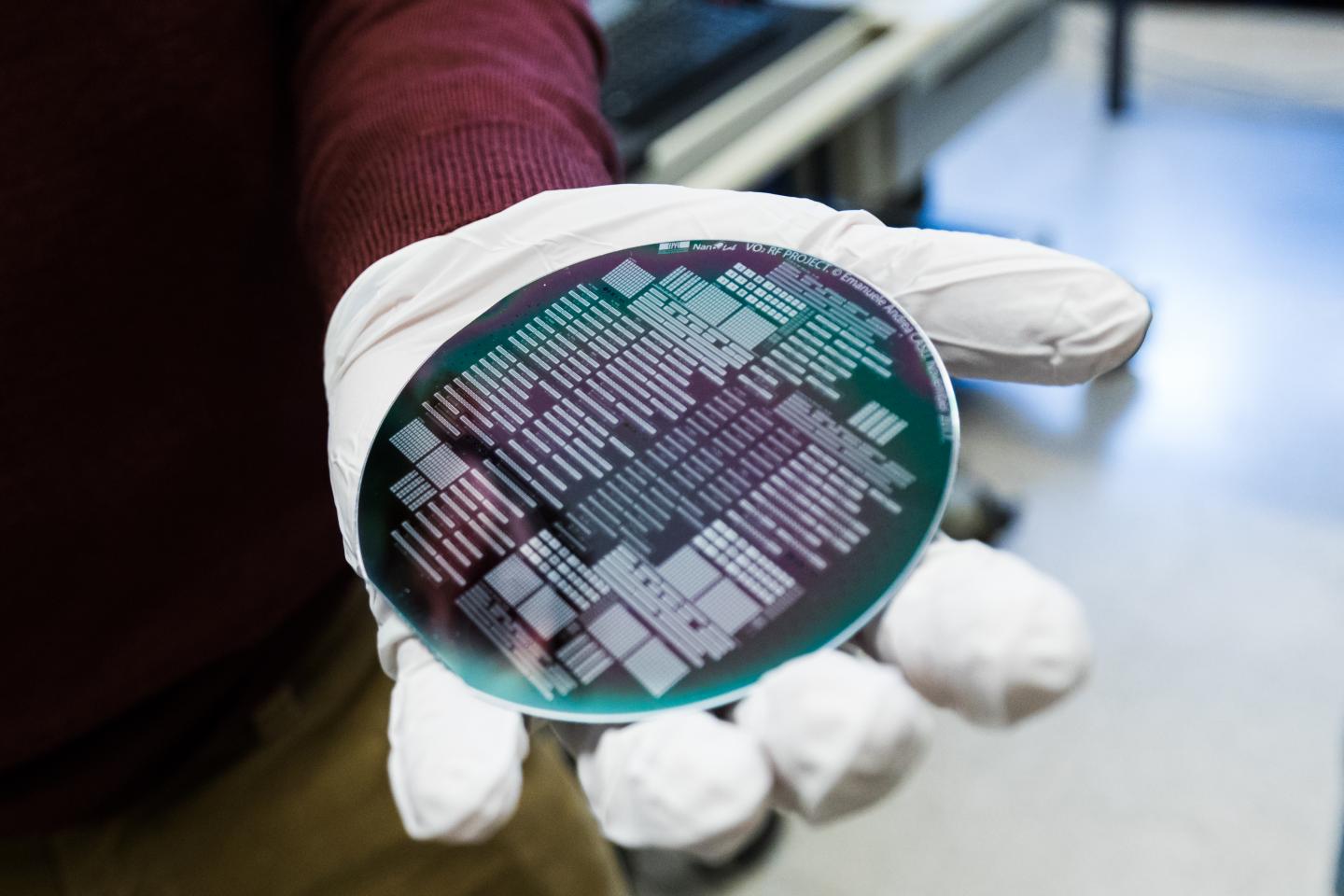 Vanadium Dioxyde Chip