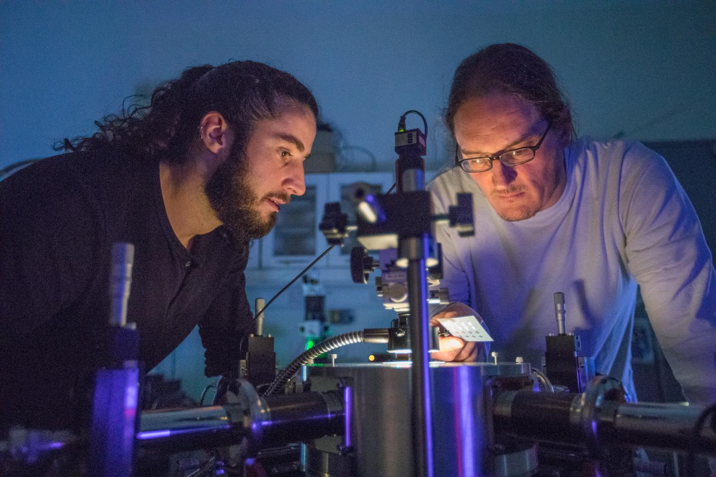 Prof Jonathan Coleman and PhD student Adam Kell, AMBER Centre y