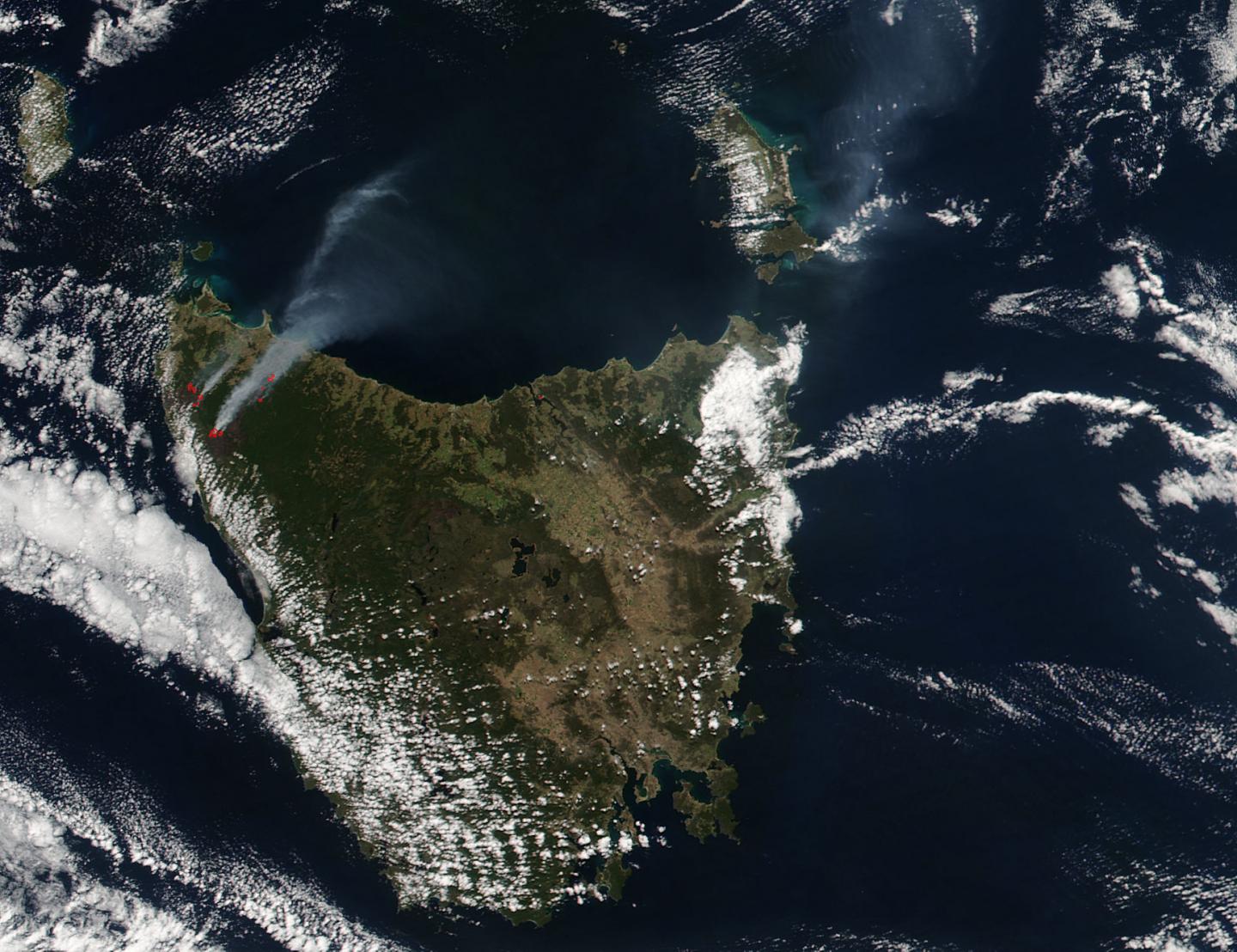 Bushfires Continue in Tasmania