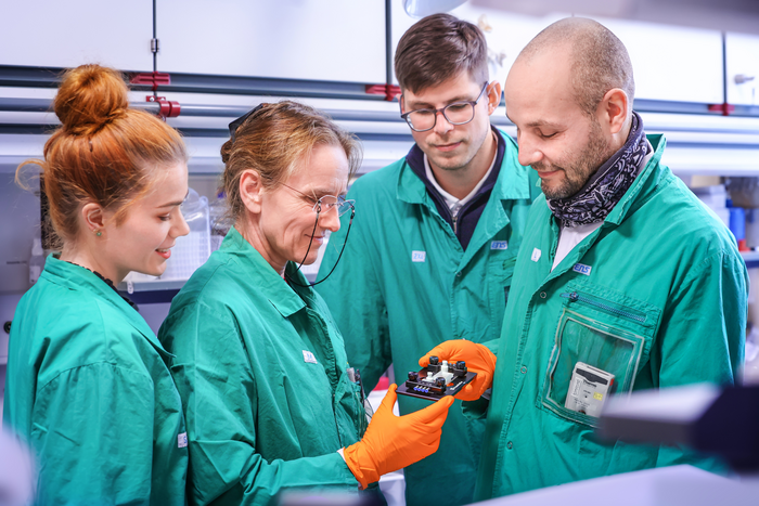 HZDR and Fraunhofer IWS project team