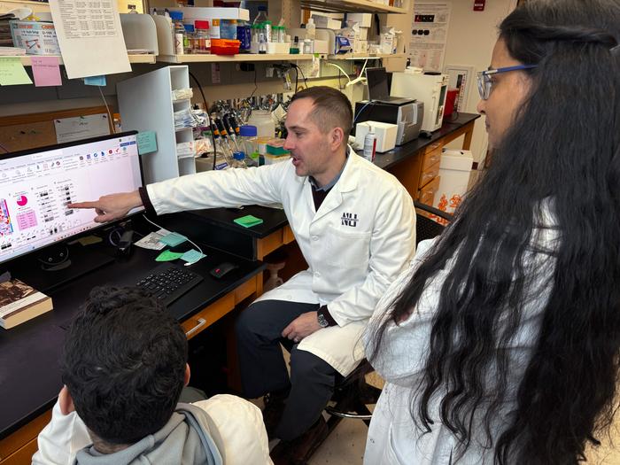 Jeffrey Savas in lab