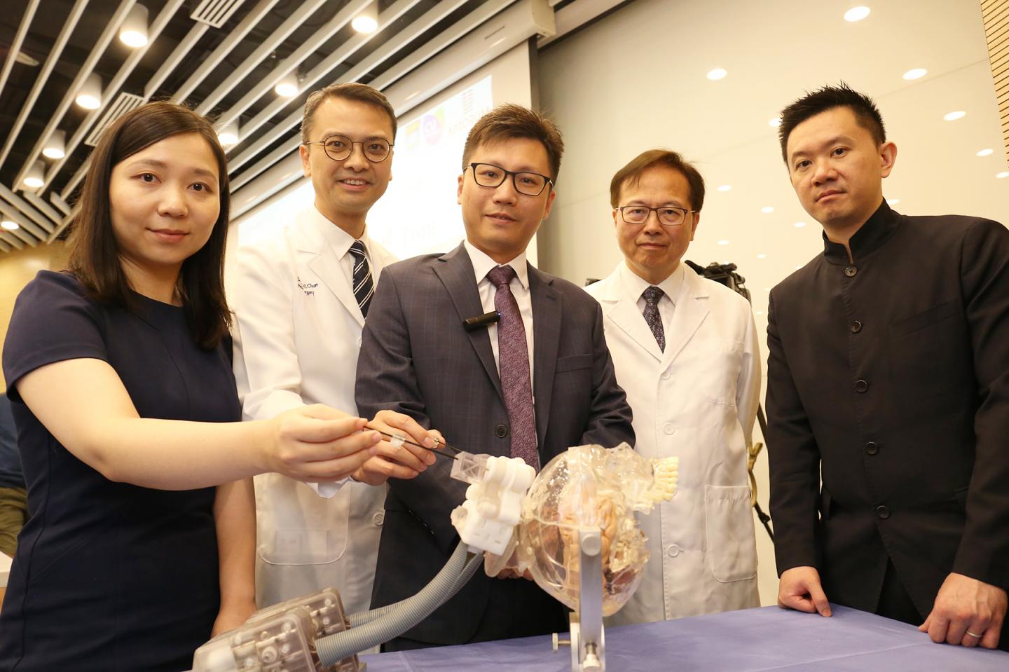 Hydraulic-Driven Neurosurgical Robotic System