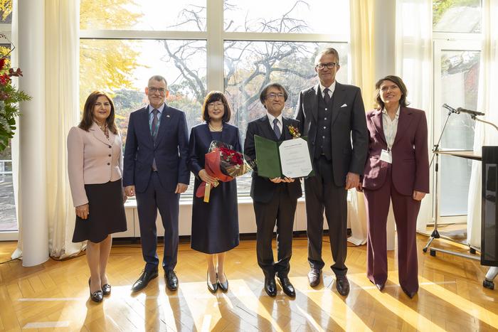 Award Ceremony for the 62nd Erwin von Bälz Prize (Third from the right: Prof. Kazuya Yamagata)
