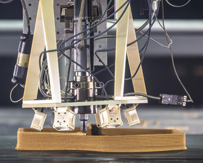 3D printing with monitoring tech