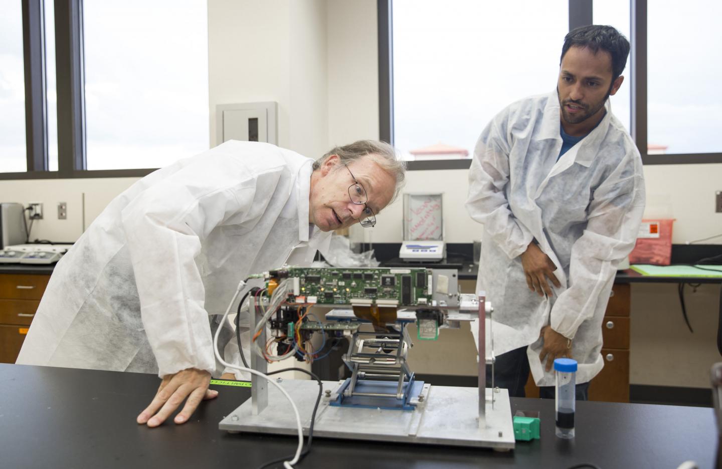 UTEP Researchers Patent Low-Cost Device that Can Easily Monitor the Health of HIV Patients