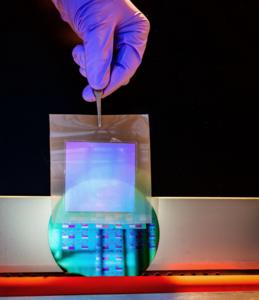 Single-crystalline silicon nanomembrane