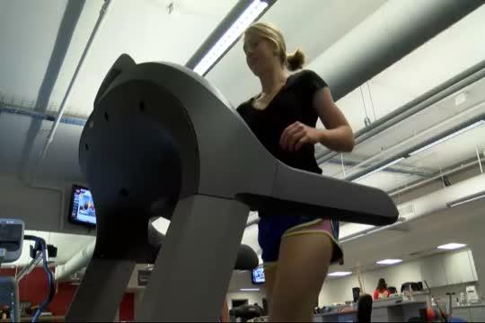 Girls Suffer More Overuse Injuries in Teen Sports