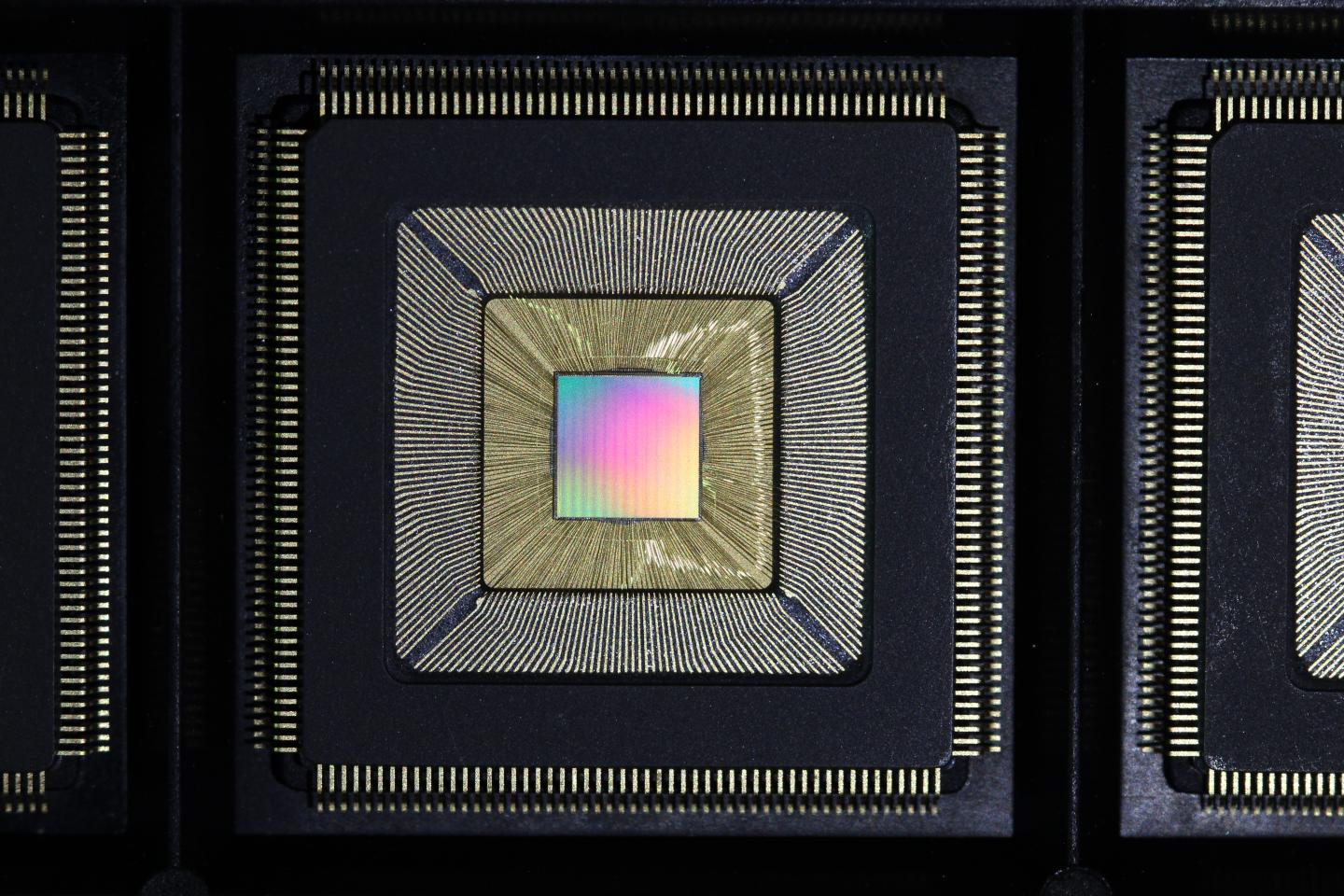Unlidded Processor
