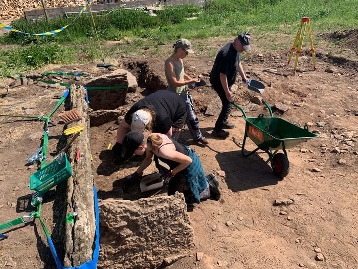ExcavationofdolmenTierp