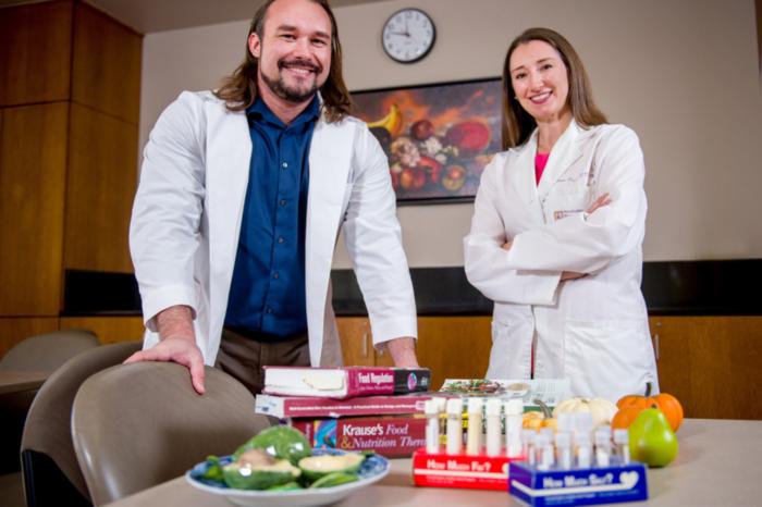 Dr. Jacob Mey and Renee Stelzer of Pennington Biomedical Research Center