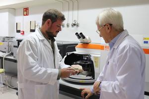 Researchers Daniel Cosano Hidalgo and José Rafael Ruiz Arrebola