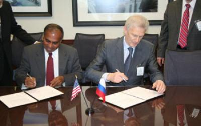NSF Director Subra Suresh and Russian Education and Science Minister Andrei Fursenko