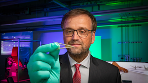 World’s Smallest Microelectronic Catheter for Minimally Invasive Surgery of the Future