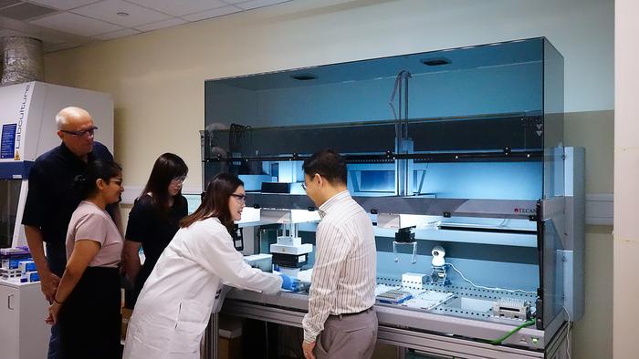 SMART AMR research team operating the RNA modification profiling platform