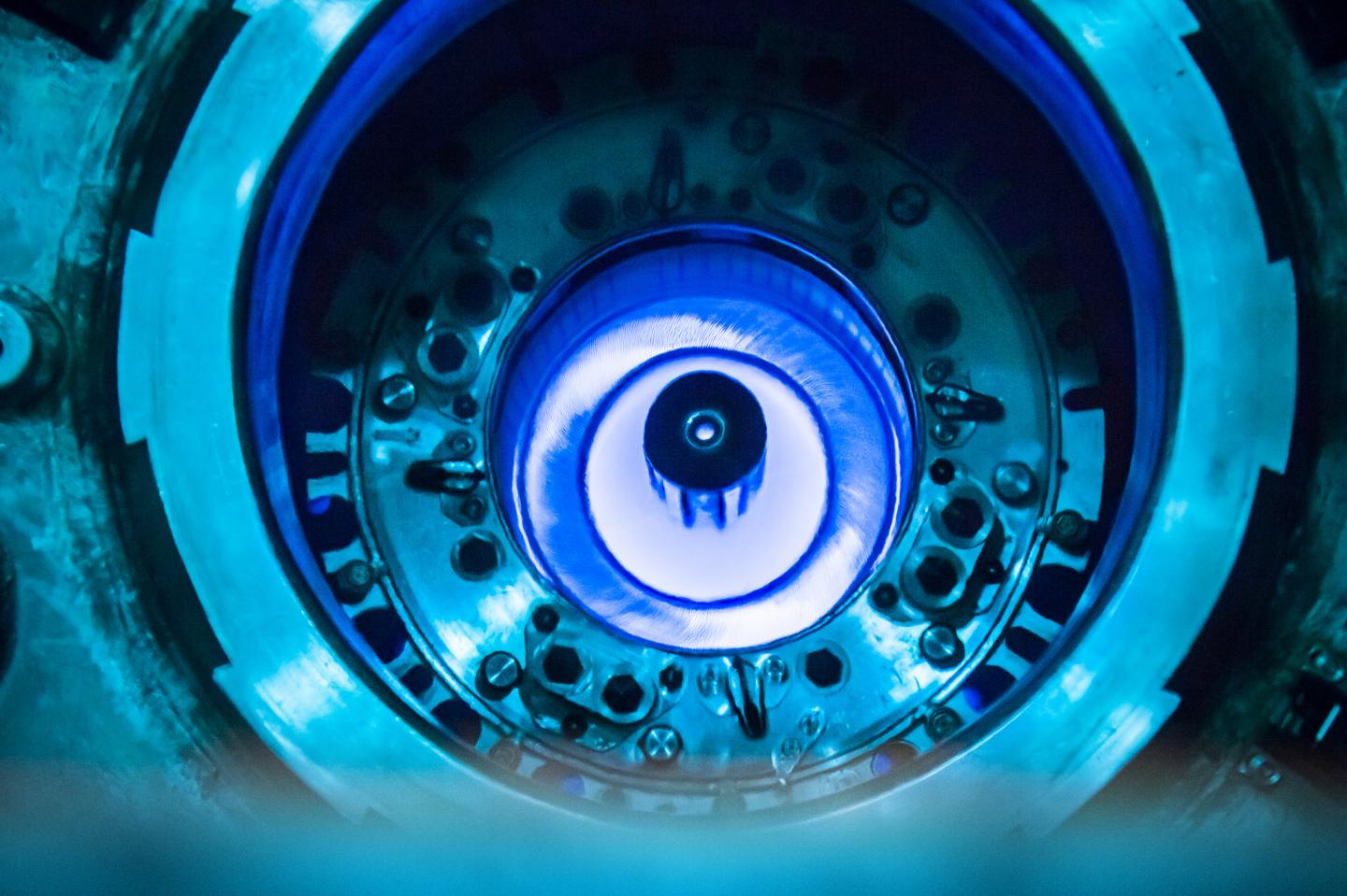 High Flux Isotope Reactor as a Neutrino Factory