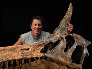 Paul & skull of Spinosaurus mirabilis