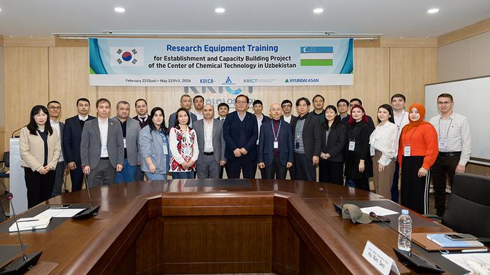 Commemorative Photo of Participants in the Invitational Research Equipment Training for Uzbek Researchers