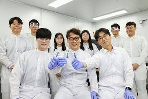 Batteries Make 12Minute Charge for 800km Drive a Reality​