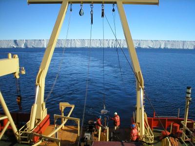 New Undersea Images Challenge Prevailing Ideas About the Antarctic Ice Sheet