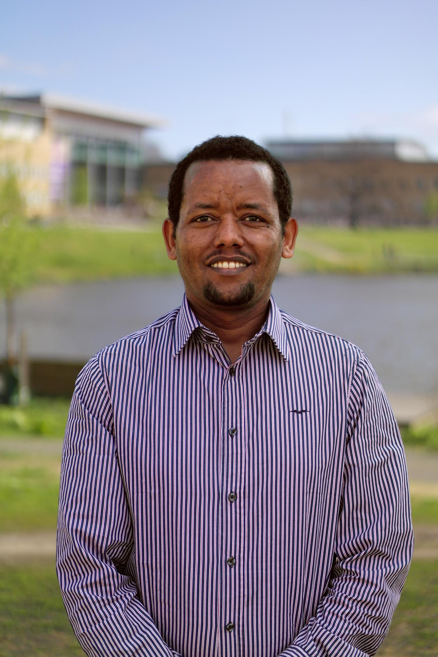 Esubalewe Lakie Yedeg, Ume&aring; University