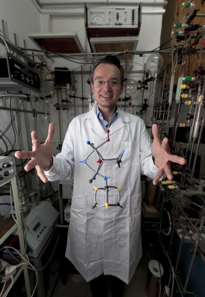 Dr. Adam Kubas, Institute of Physical Chemistry of the Polish Academy of Sciences