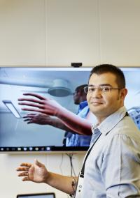 Max Ortiz Catalan Demonstrates the Augmented Reality Environment