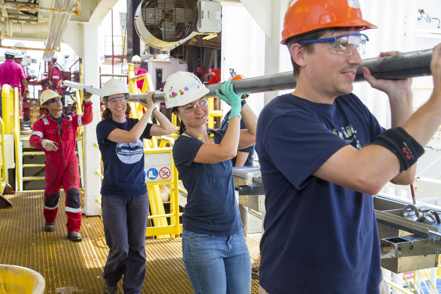 Lisa McNeill and Brandon Dugan Help IODP Crew Carry Last Core