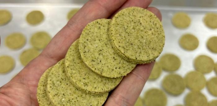 Brown seaweed flour enhances nutritional value and digestibility of gluten-free cookies