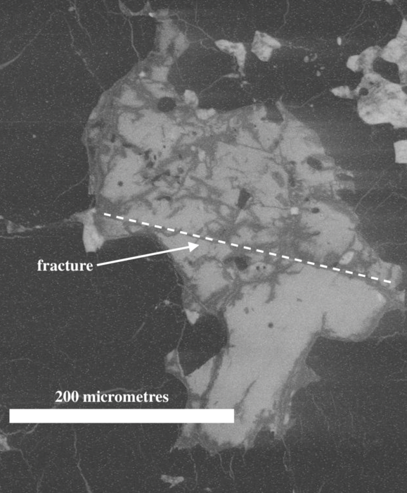 Fractured phosphate mineral