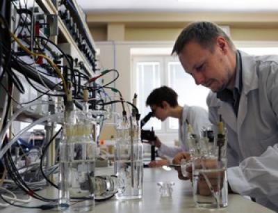 Dr. Arkadiusz Gajek, Institute of Physical Chemistry of the Polish Aacdemy of Sciences