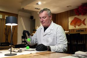 Shaping carbon nanofiber with electricity