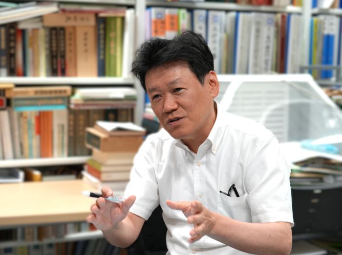 Project Associate Professor MATSUSHITA Masakazu (Kobe University, Nada-ku, Kobe)
