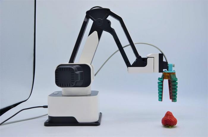 Soft robotics with graspers made from sustainable materials