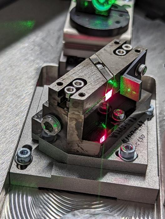 New quantum experiment overcomes major obstacle in search for dark matter and gravitational waves
