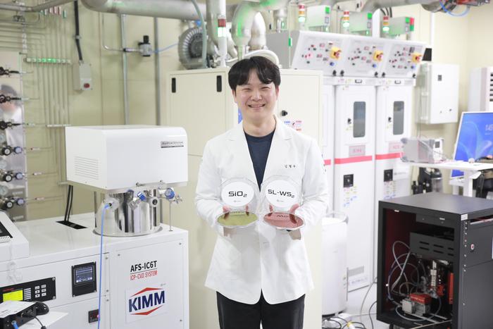 Hyeong U Kim, at KIMM’s Semiconductor Manufacturing Research Center