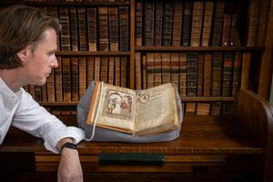 2. Prof David Woodman with the portrait of Æthelstan