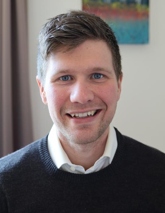 Dr. Ian Roberts