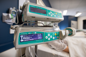 midazolam name showing on syringe infusion pump
