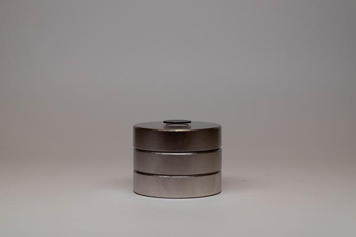 Diamagnetically floating disk