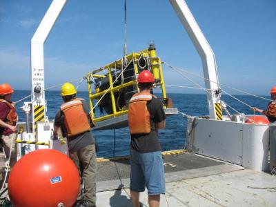 Deep Towed Acoustics Geophysics System