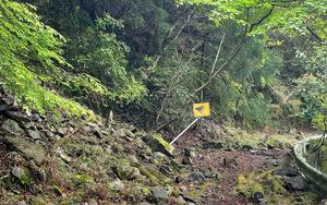 An abandoned road, Shizuoka Prefectural Road, Route 288, Japan