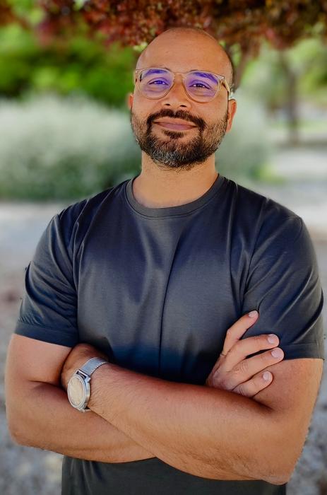 The research of INAM-UJI Nishant Singh, awarded by RSEQ as leader of a research team focused on the creation of dynamic life-like systems
