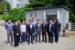 The joint team of researchers and engineers from NTU and Durapower