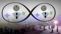 When light and atoms share a common vibe